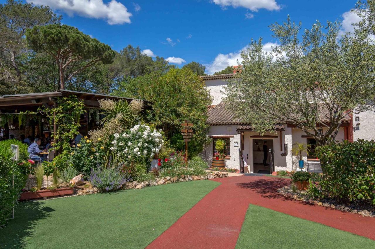 Les Pins Blancs En Provence Le Muy Exterior foto